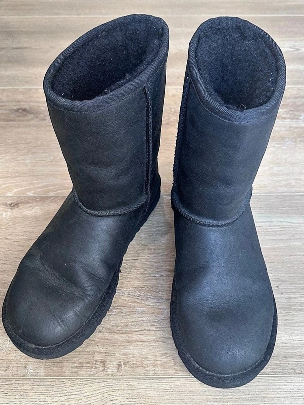 UGG Classic Short Winter Boots Black US 7